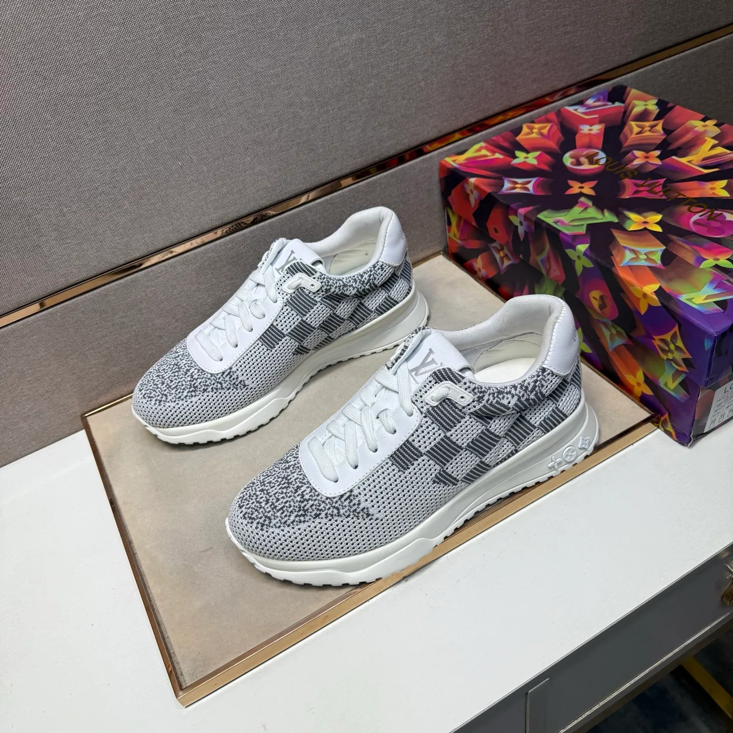 ⬛️Men's shoes 💰p540 [LV～] Men's casual shoes 2025z cabinet sales simultaneously 🔶Size: 38-44 #️⃣ 🔷4 colors🔜The upper is made of multi-material splicing➕Mesh lining, comfortable and breathable, sole: original comfortable and wear-resistant outsole, ⚠️real thing📱photographed🎬real thing is better📢📢📢